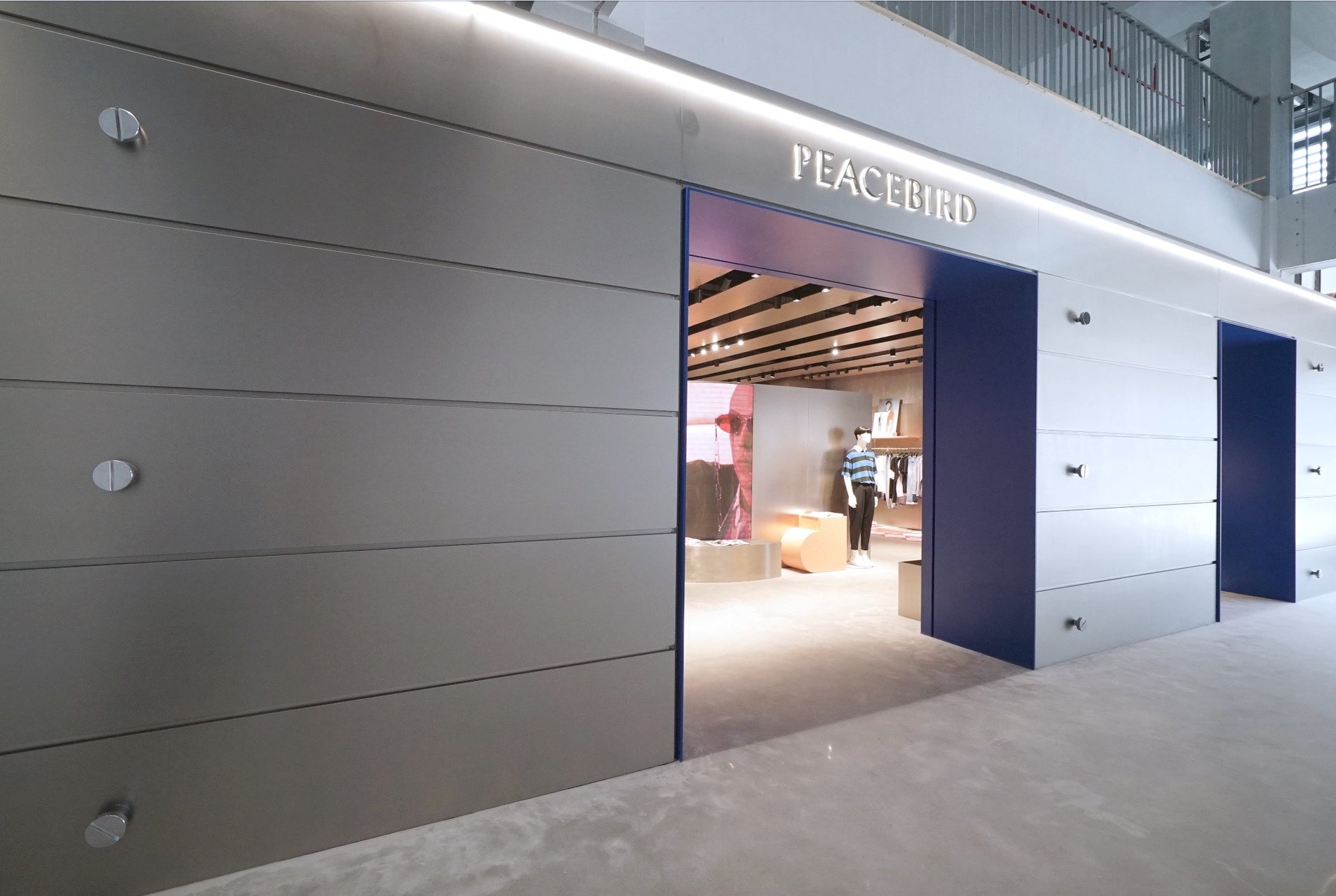 PEACEBIRD Retail Stores