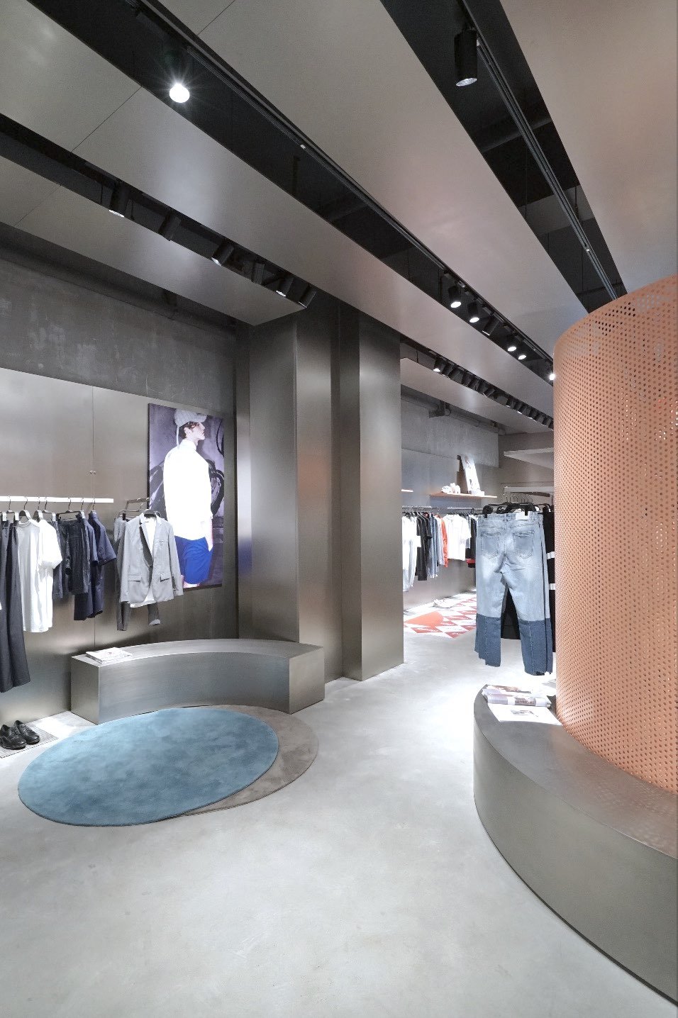 PEACEBIRD Retail Stores